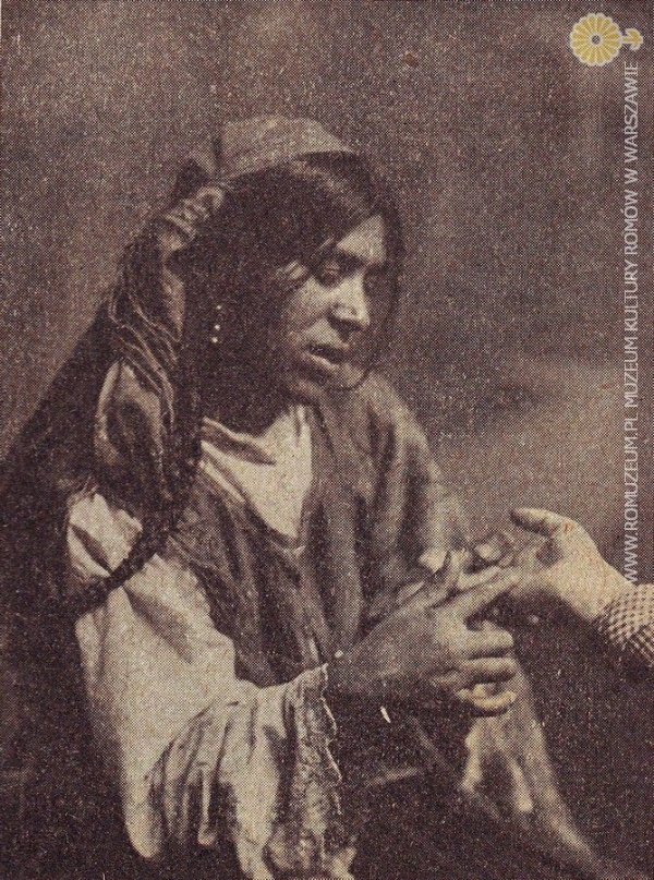 Cyganka, brunetka... Z kosami włos&oacute;w...