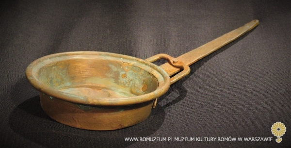 patelnia "trzyjajeczna"