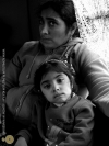 Mama z najmłodszą c&oacute;rką (Romowie Karpaccy &ndash; Wrocław)