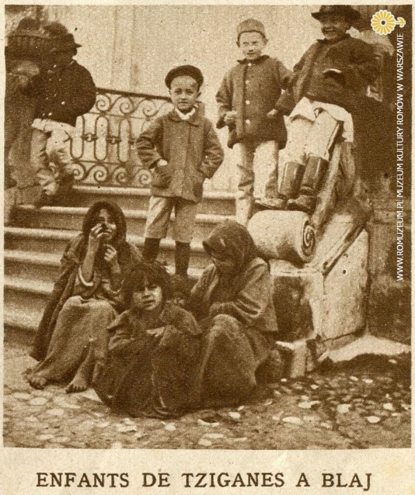 La Hongrie v&eacute;ritable pays des Tziganes, dzieci w Blaj