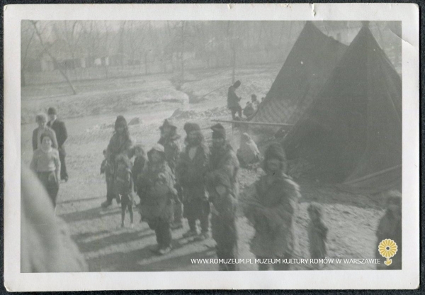 Obozowisko Rom&oacute;w grupy Kalderara