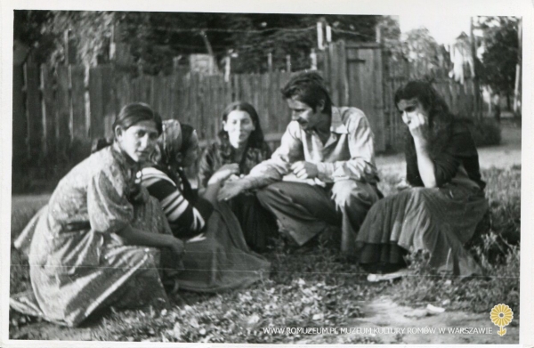 Wr&oacute;żba. Kobiety z grupy Polska Roma