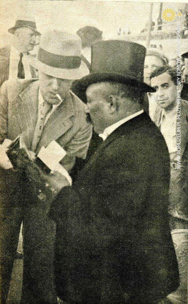 "Jak było naprawdę na koronacji Janusza I-ego, kr&oacute;la cygan&oacute;w" - Rudolf Kwiek