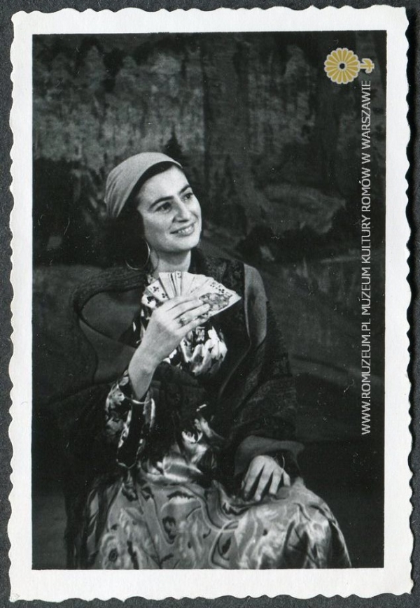 Wr&oacute;żka, aktorka w kostiumie